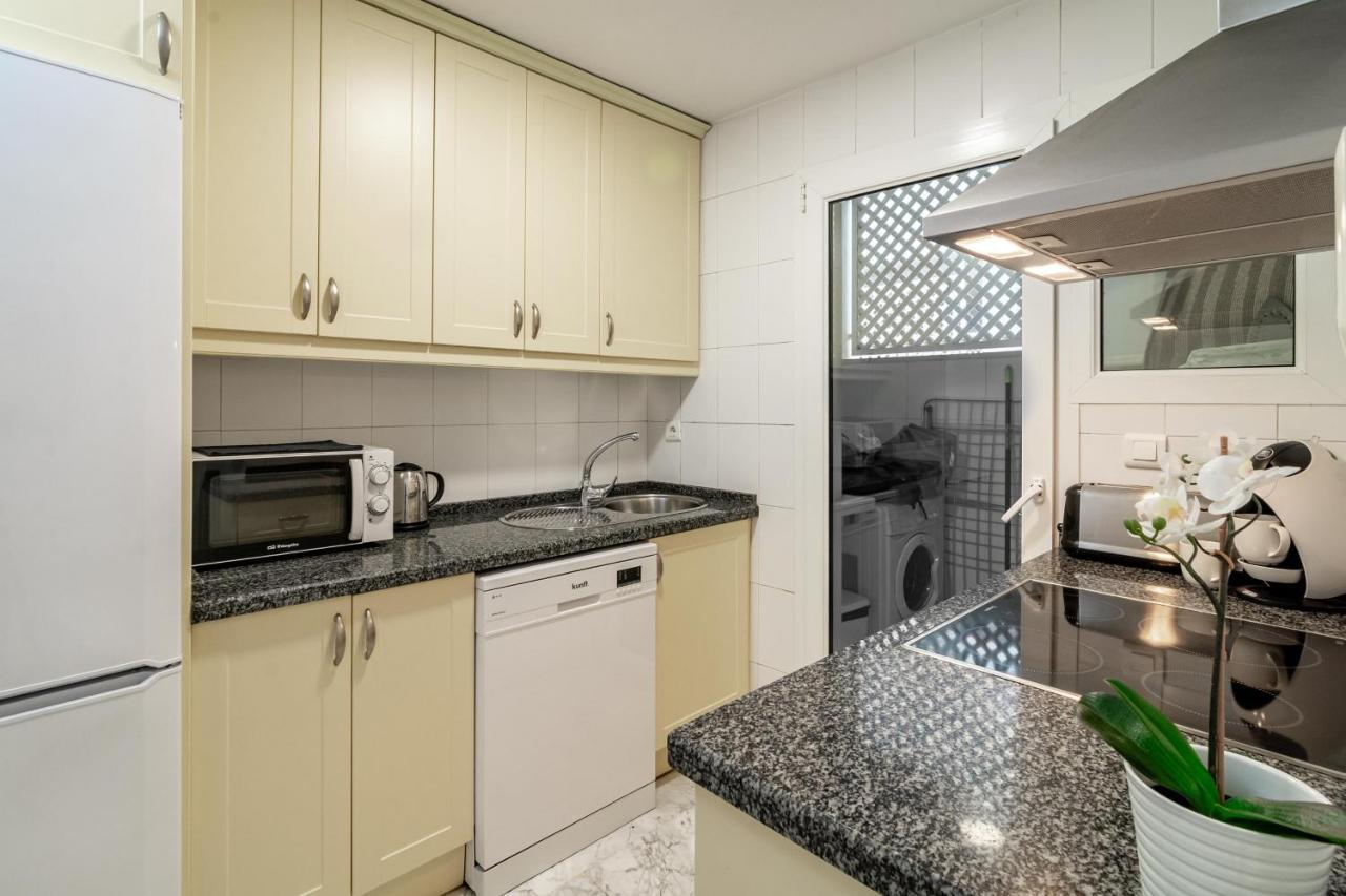 Pr45- Beach Front Apartment Puerto Banus Marbella Luaran gambar